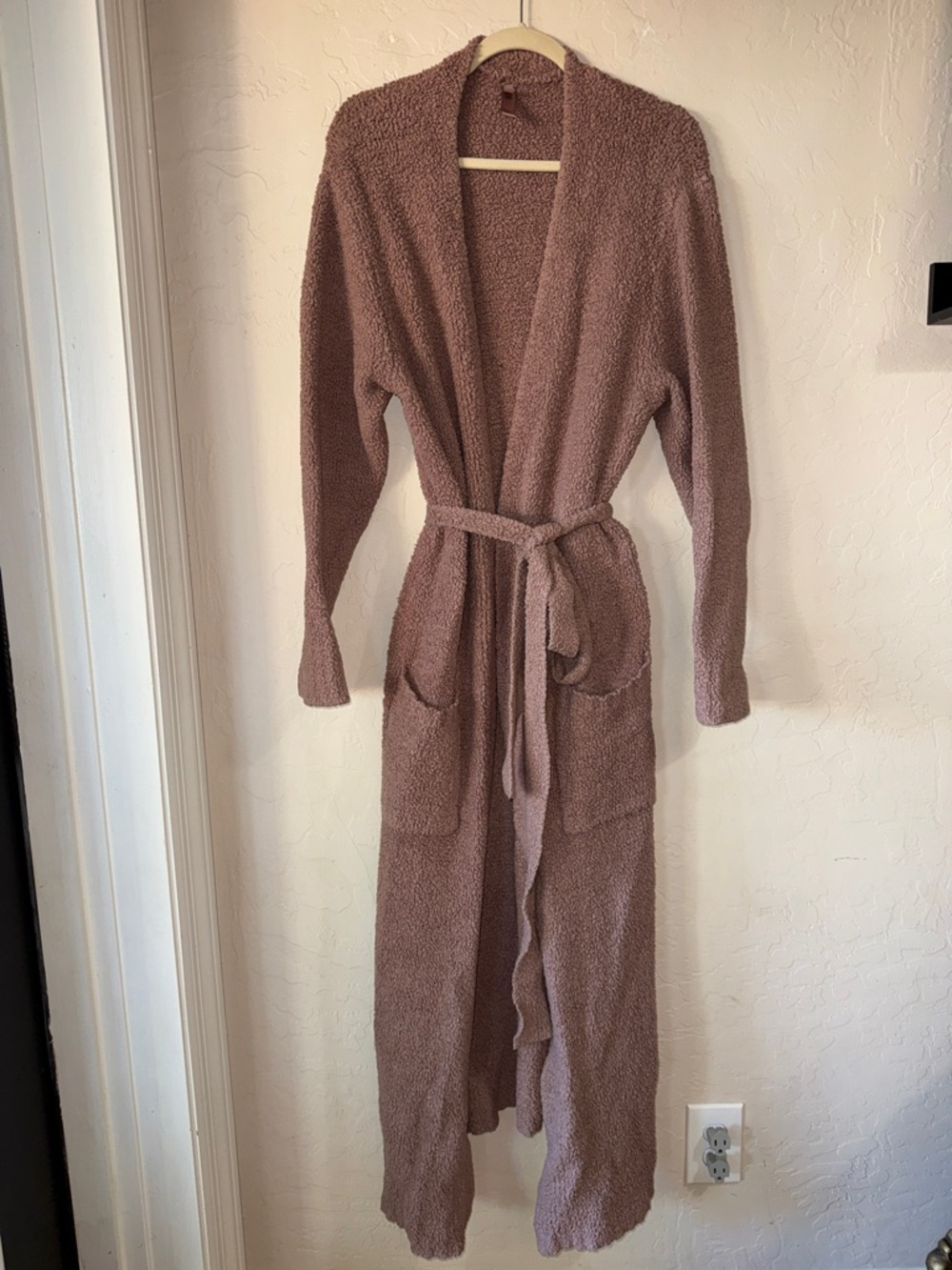 Skims blush pink robe size s/m